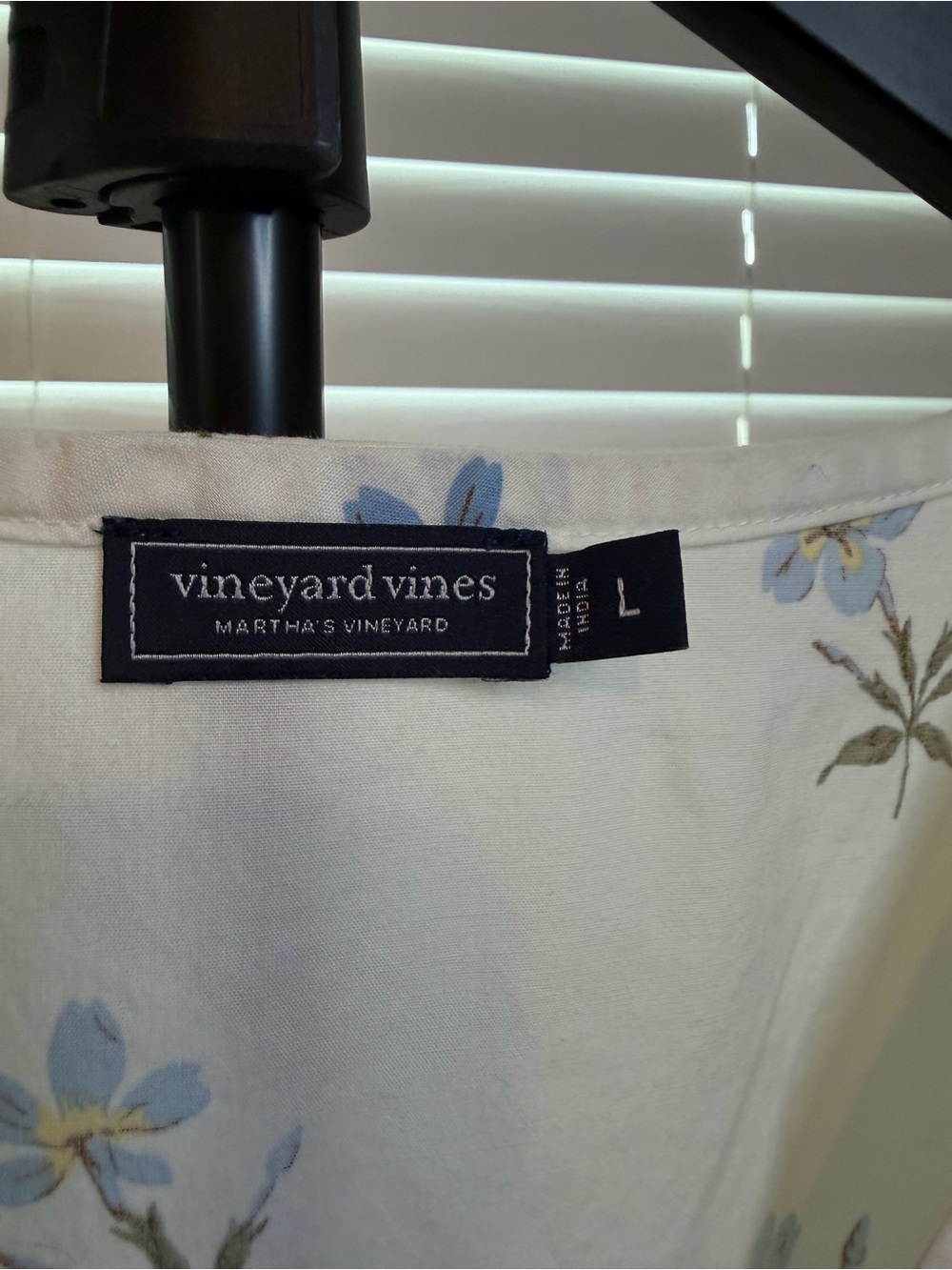 Vineyard Vines White Blue Floral Peplum Top | Ruffle Sleeve | Size L - Picture 2 of 5